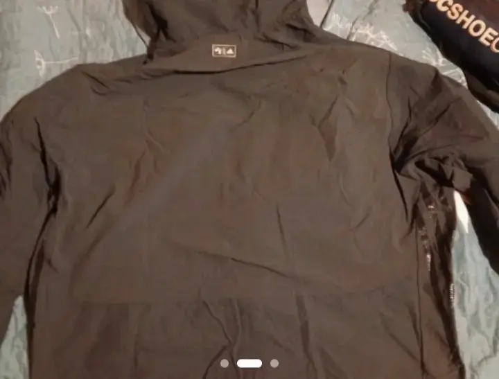 Chaqueta negra Adidas con capucha - 2