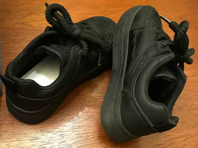Zapatillas negras - miniatura 2