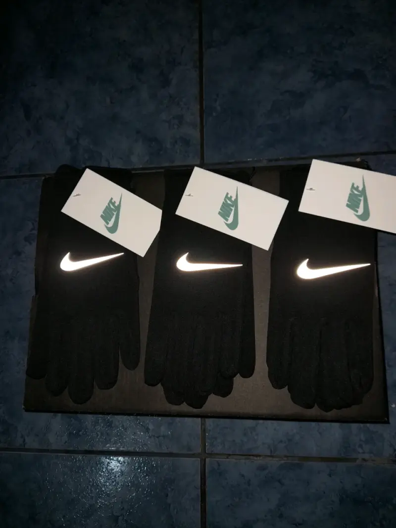 Guantes negros Nike nuevos - 1