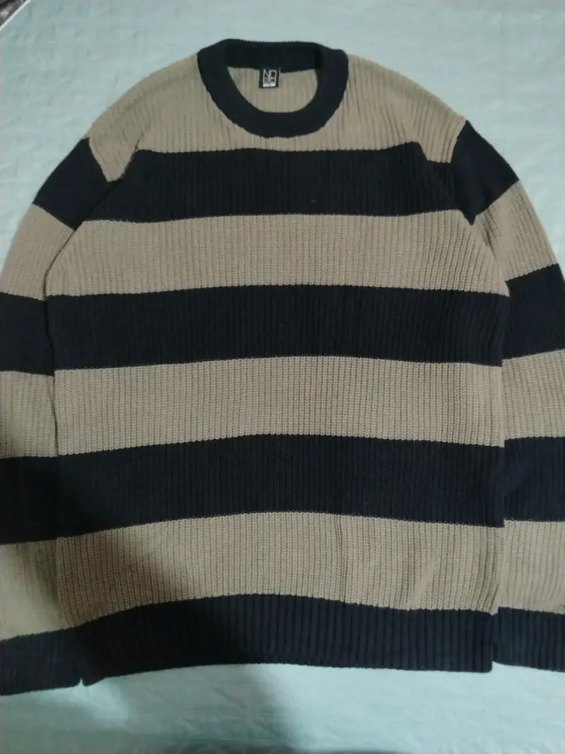 Suéter rayado beige y negro - 1