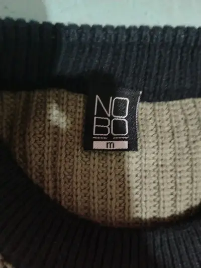 Suéter rayado beige y negro - miniatura 2
