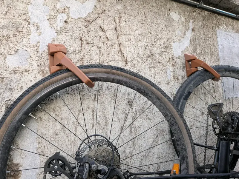 Ahorra espacio - Soporte de bicicletas con pivote! - 10