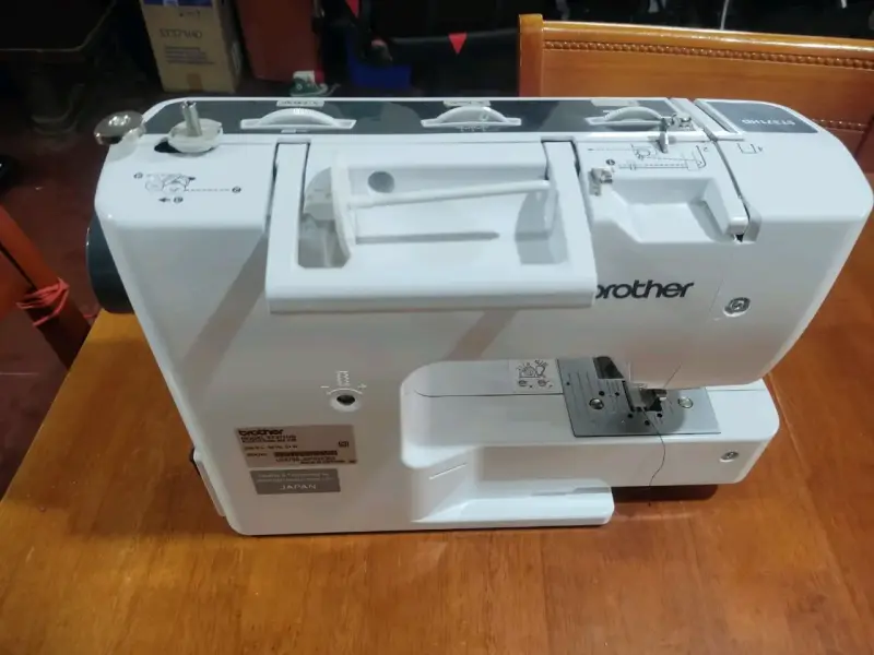 Máquina de coser Brother Strong & Tough - 2