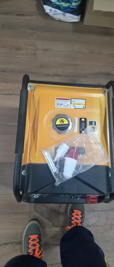 Generador portátil amarillo - miniatura 1
