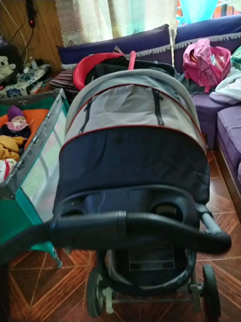 Coche para bebé y silla para auto gris y rojo - 4