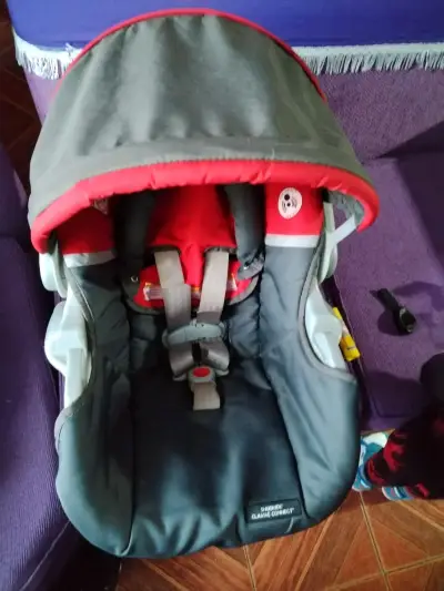 Coche para bebé y silla para auto gris y rojo - miniatura 6