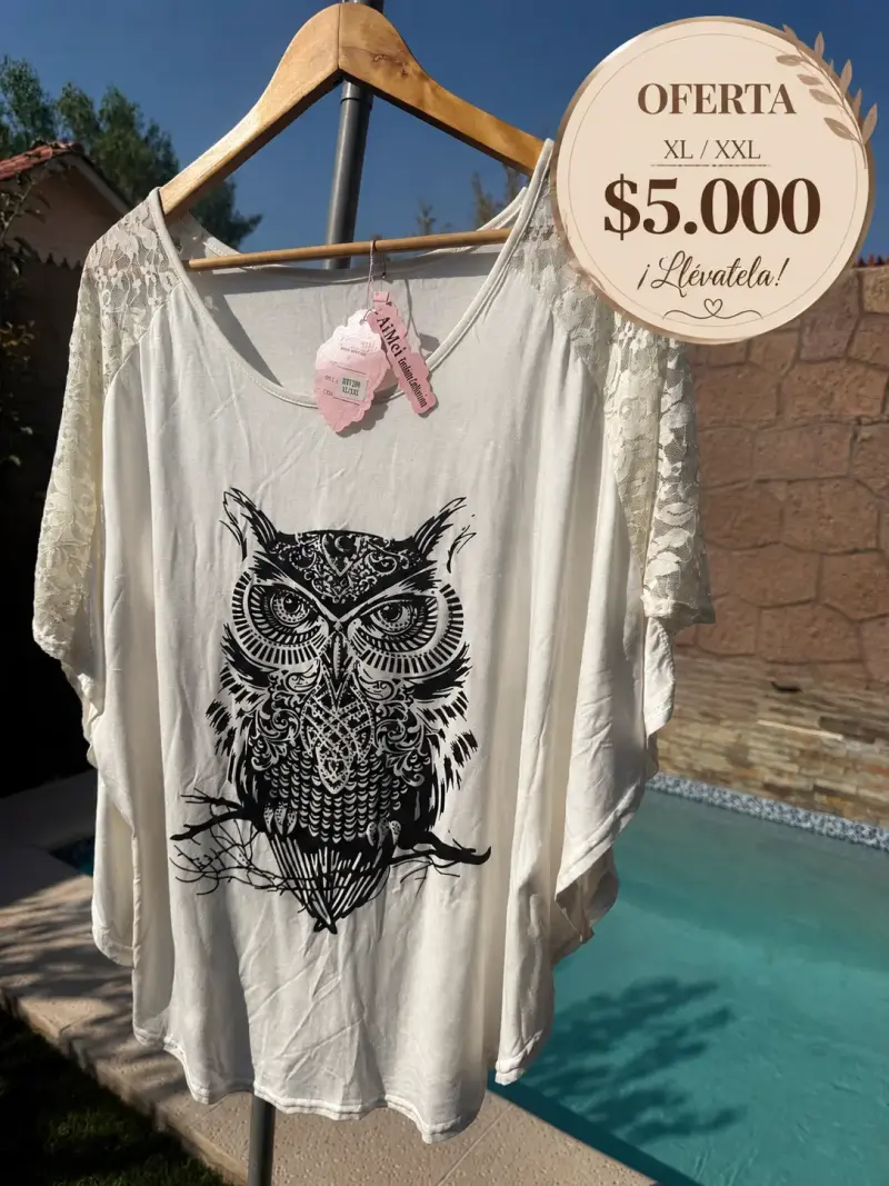 Polera blanca con diseño de búho
