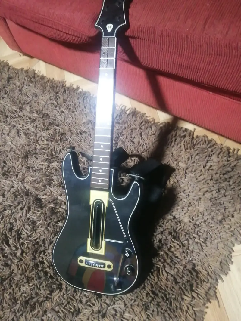 Guitarra Rock Band inalámbrica - 1