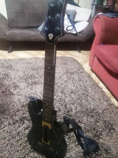 Guitarra Rock Band inalámbrica - miniatura 2