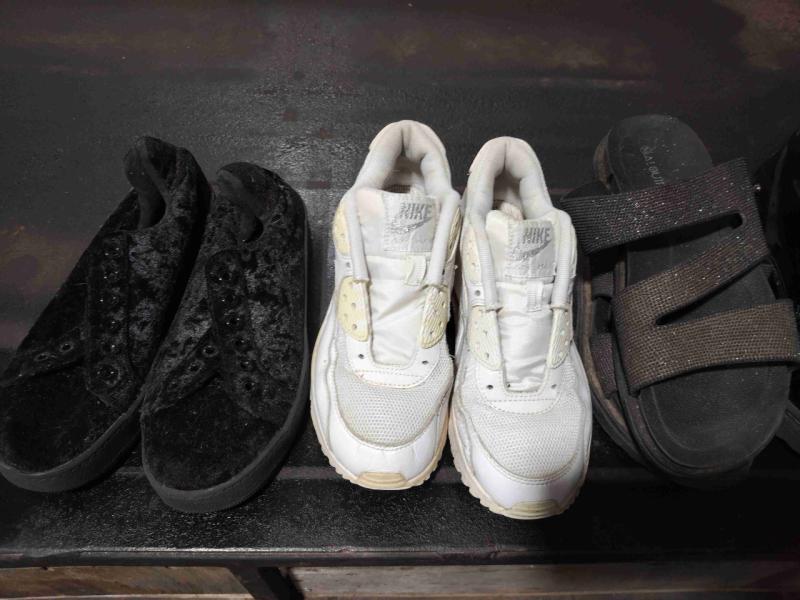 Zapatillas/Zapatos/Sandalias - 1