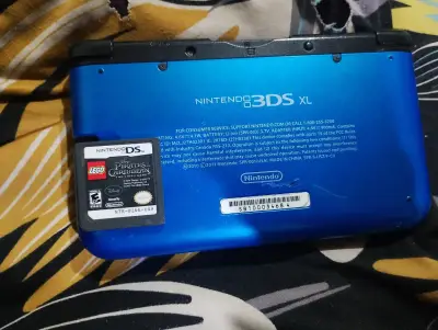 Nintendo 3DS XL con juego LEGO - miniatura 1