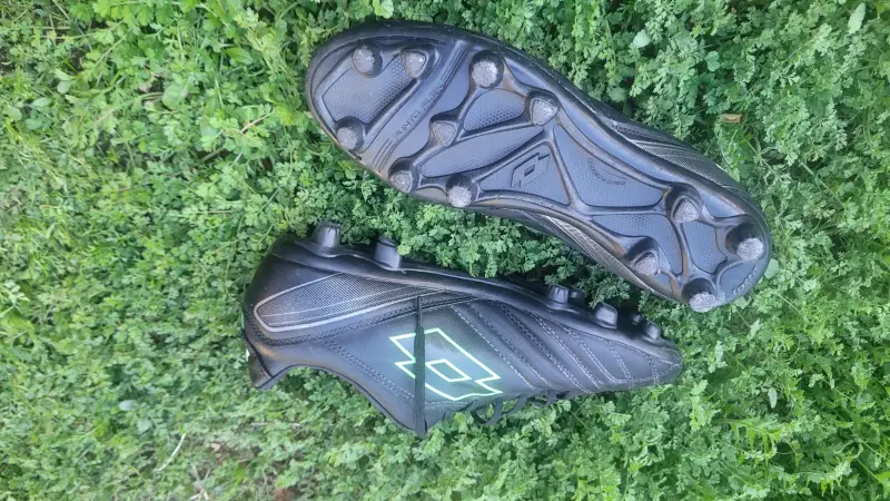 Zapatillas de fútbol Talla 39 - 3