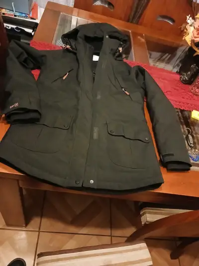 Parka negra para invierno - miniatura 2
