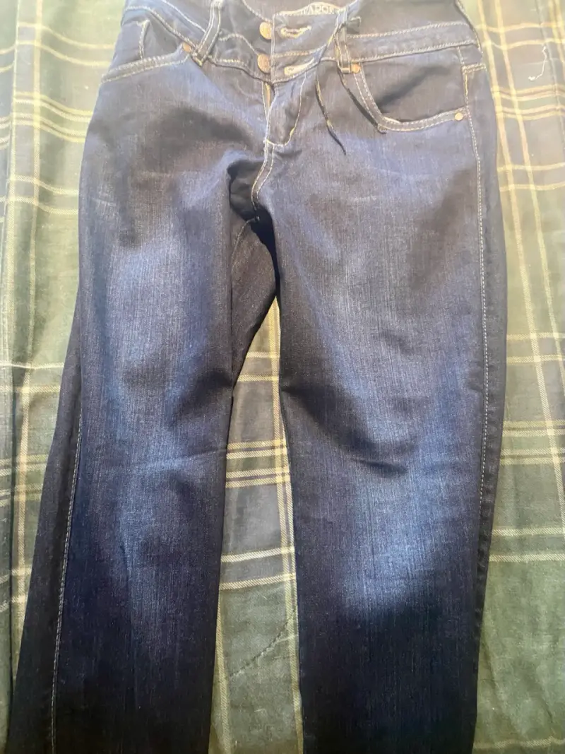 Jeans azul oscuro de mujer - 1
