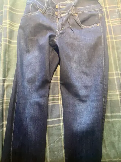 Jeans azul oscuro de mujer - miniatura 1