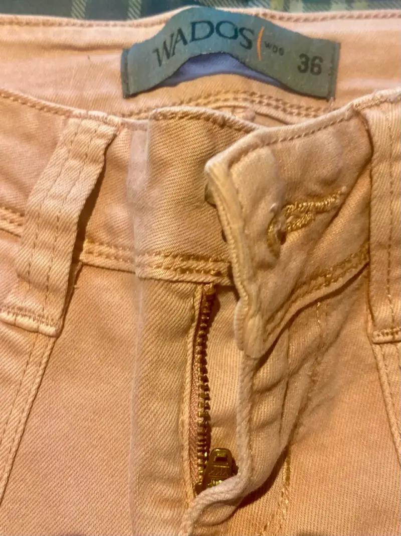 Pantalones beige con bolsillos Mujer - 2