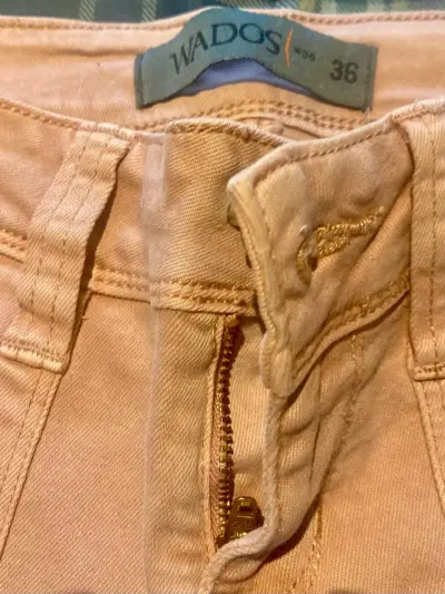 Pantalones beige con bolsillos Mujer - miniatura 2
