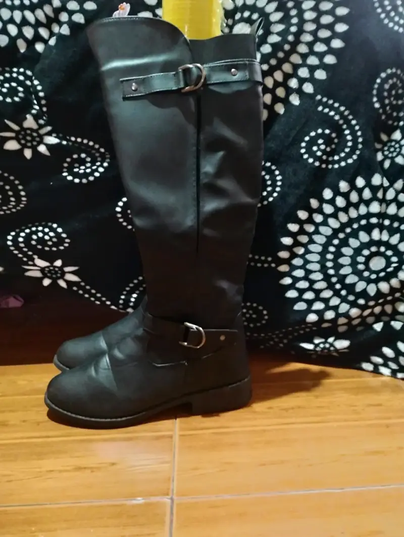 Botas negras de mujer