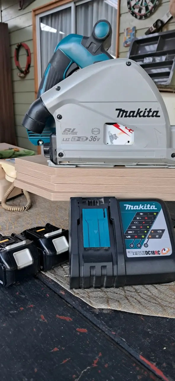 Sierra inmersión Makita - 1
