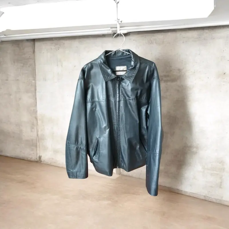 Chaqueta de cuero negra