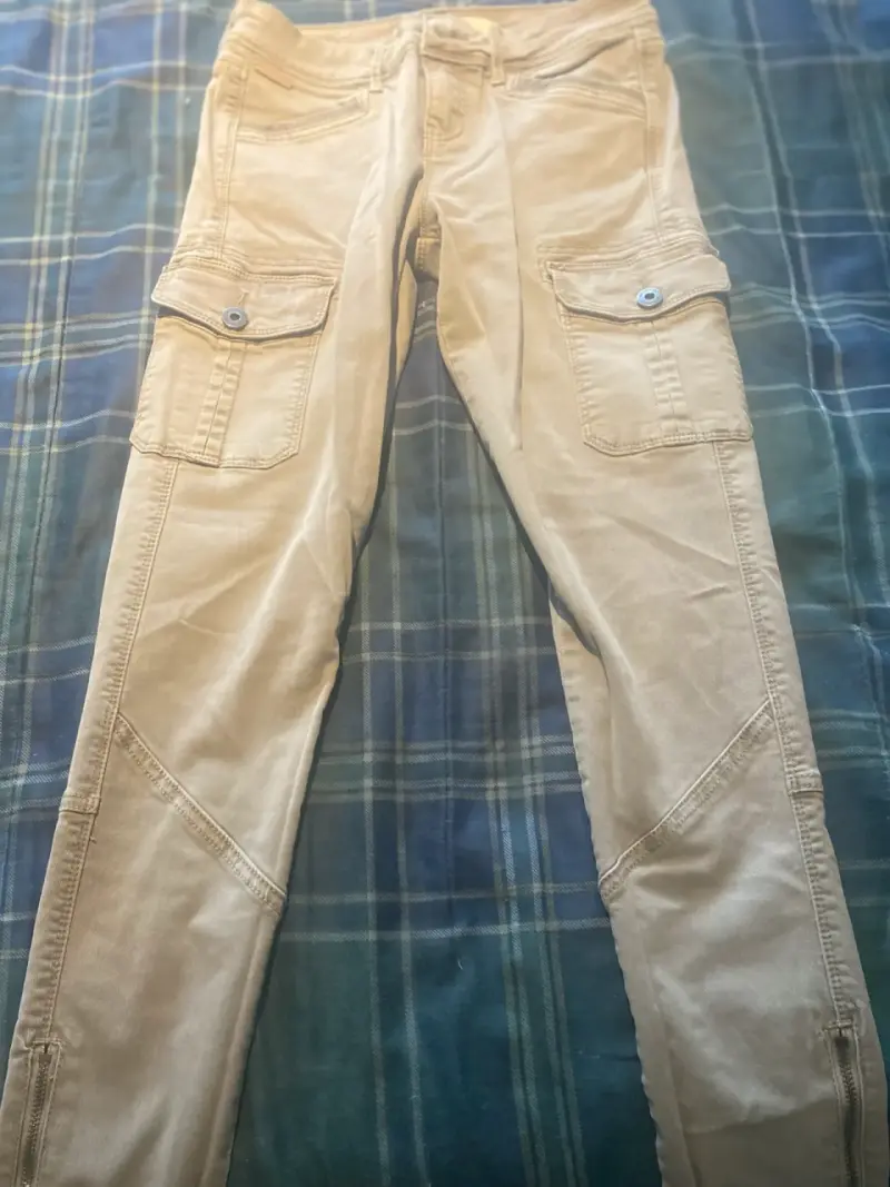 Pantalones color beige mujer - 1