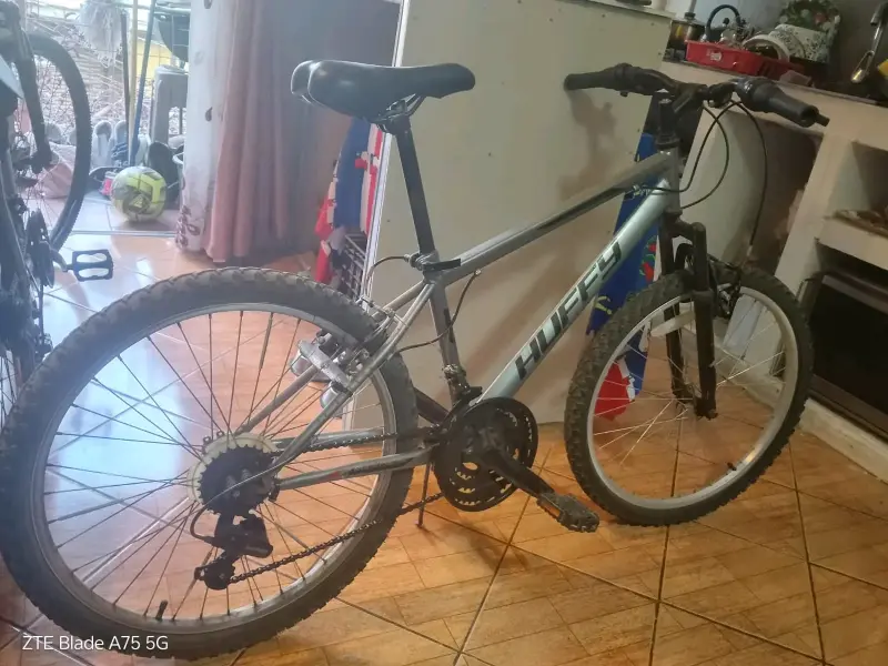 Bicicleta montaña Huffy plateada