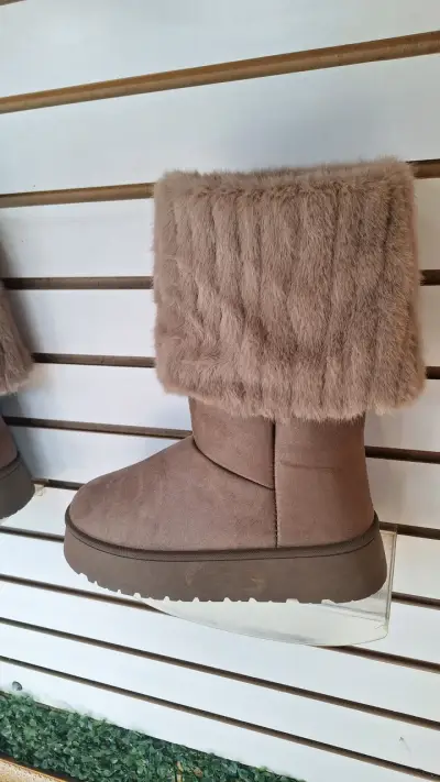 Botas con forro de felpa marrón - miniatura 2