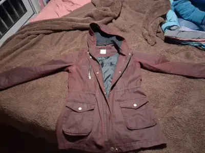 Parka marrón con capucha - miniatura 2