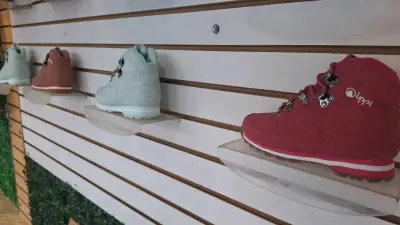 Botines de trekking marrones - miniatura 4