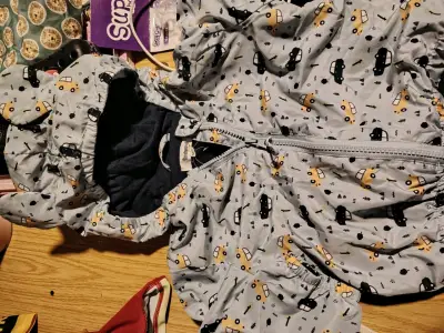 Chaqueta infantil con diseño de leones - miniatura 2