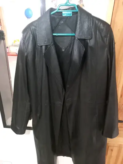 Chaqueta de cuero negra - miniatura 5