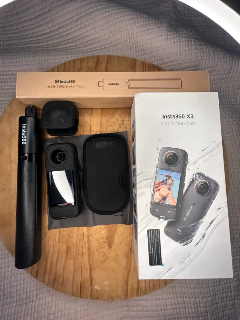 Cámara Insta 360° X3, con accesorios. - 1