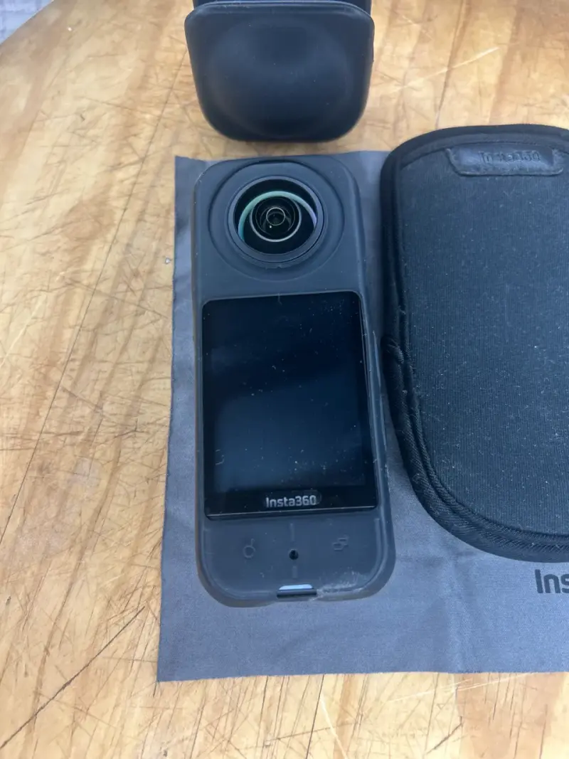 Cámara Insta 360° X3, con accesorios. - 4