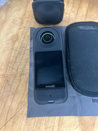 Cámara Insta 360° X3, con accesorios. - miniatura 4