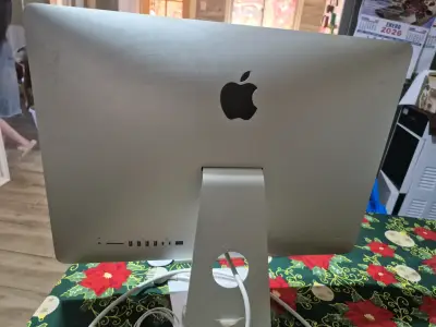 iMac 2019 4K 21,5 pulgadas - miniatura 3