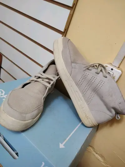 Zapatillas Adidas beige casuales - miniatura 1