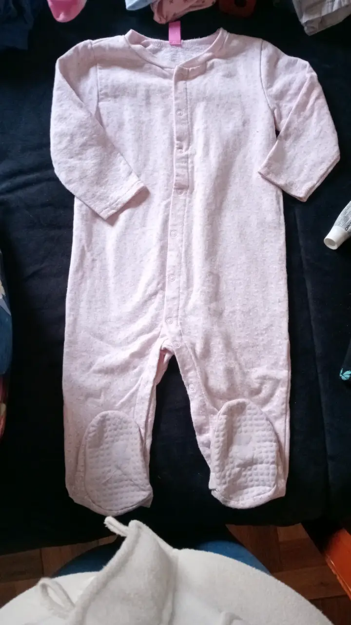 Pijama entero rosado para bebé