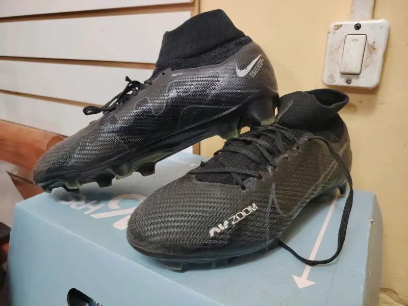 Zapatos de fútbol negros Nike mercurial - 2