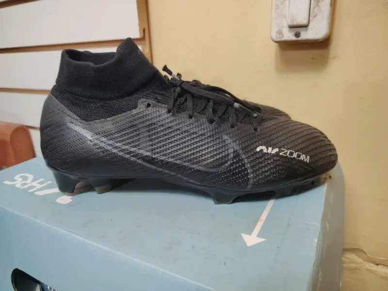 Zapatos de fútbol negros Nike mercurial - 3