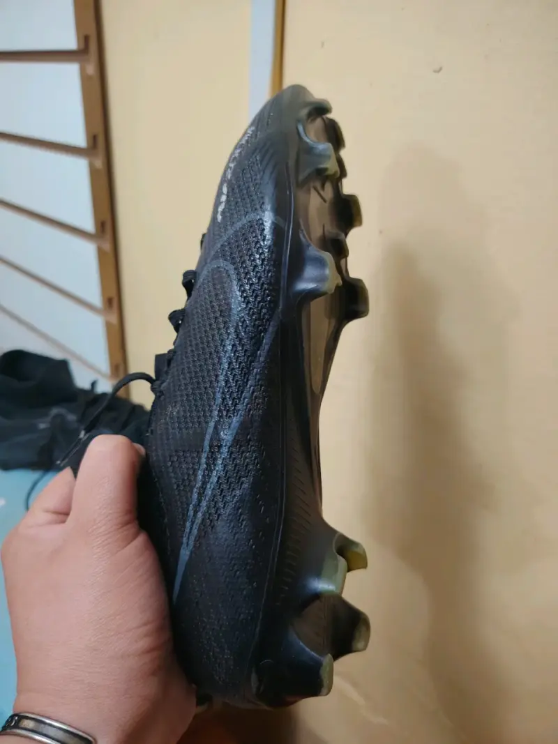 Zapatos de fútbol negros Nike mercurial - 4