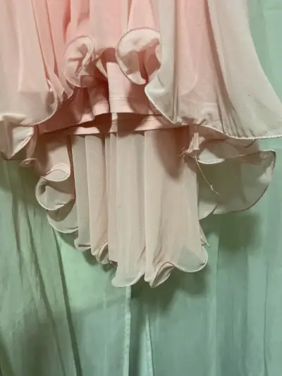Vestido rosado de fiesta - miniatura 4