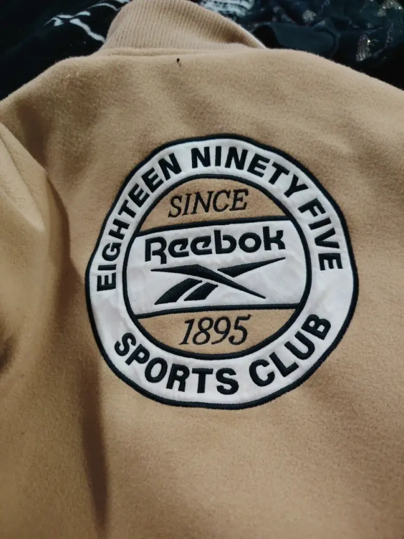 Chaqueta Reebok beige - 2