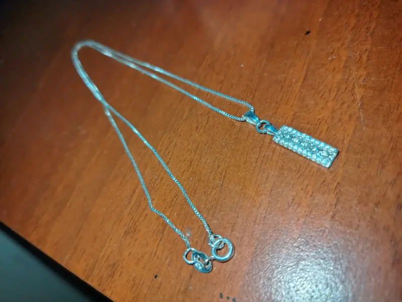 Collar de plata con colgante