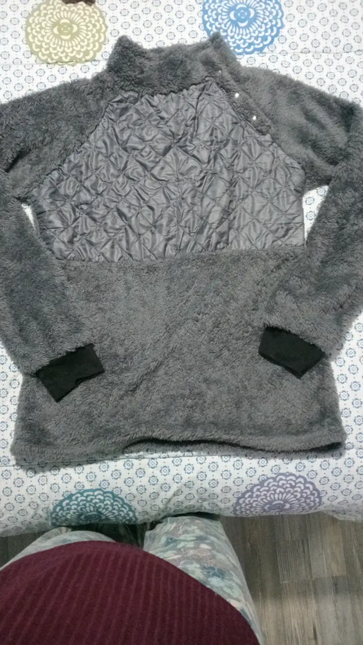 Polerón gris con forro polar