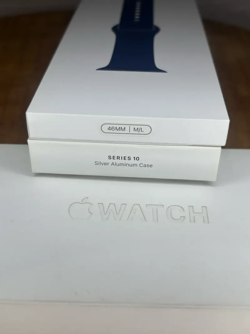 Apple Watch series 10 con correas y cargador - 3