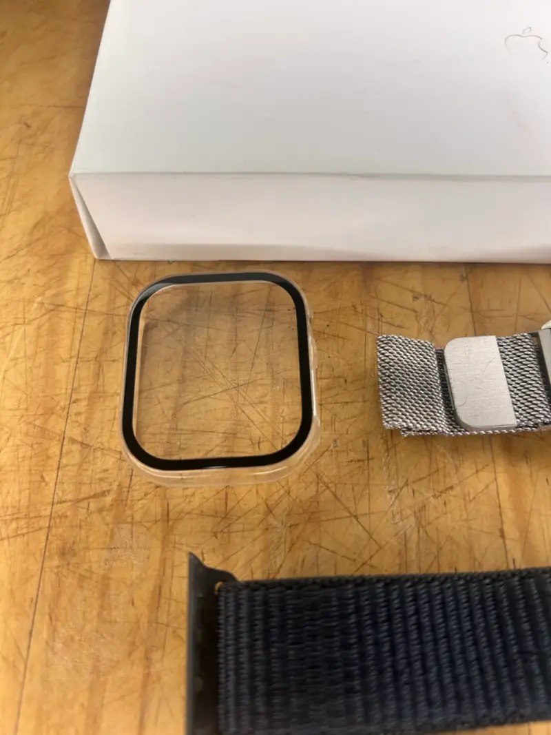 Apple Watch series 10 con correas y cargador - 5