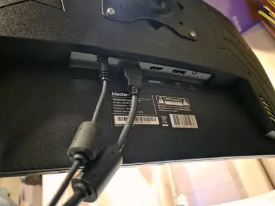 Monitor curvo Master-G 27" + soporte - miniatura 3
