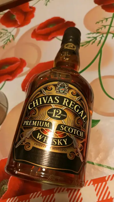 Whisky Chivas Regal 12 años conmemorativa 200 años - miniatura 3