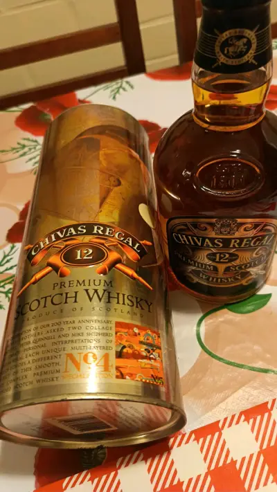 Whisky Chivas Regal 12 años conmemorativa 200 años - miniatura 5