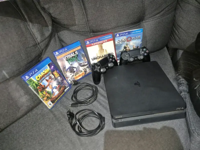 Consola PS4 con juegos incluidos - 4